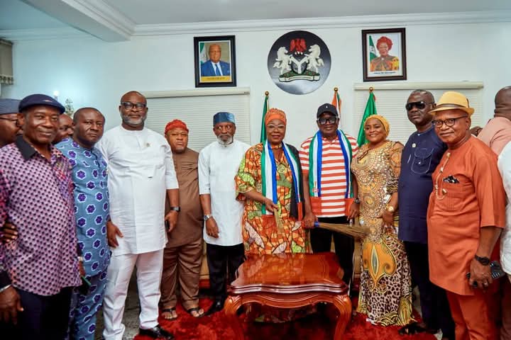 Oron Federal Constituency APC stakeholders endorse Umo Eno’s defectionĀ