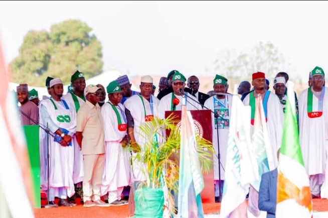 Defection: We won’t leave you alone – Akpabio assures Plateau Gov
